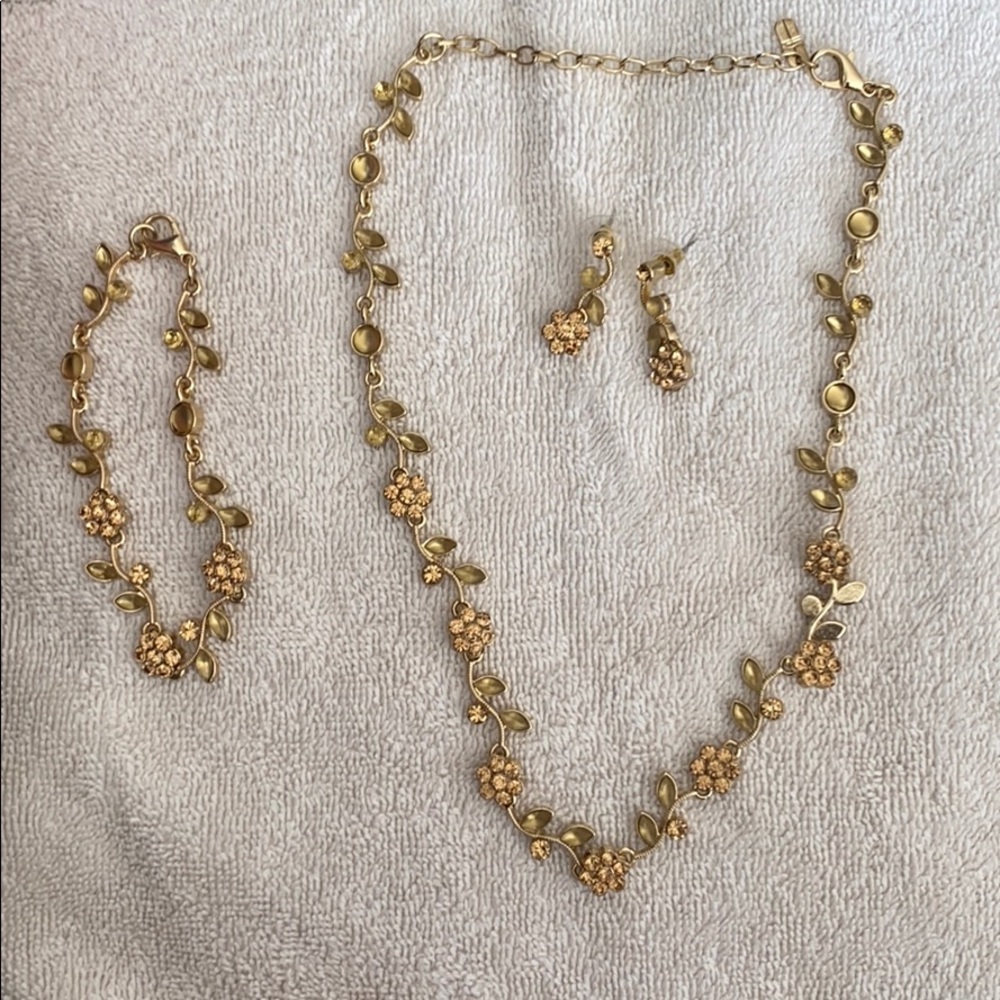 Gold floral jewelry set